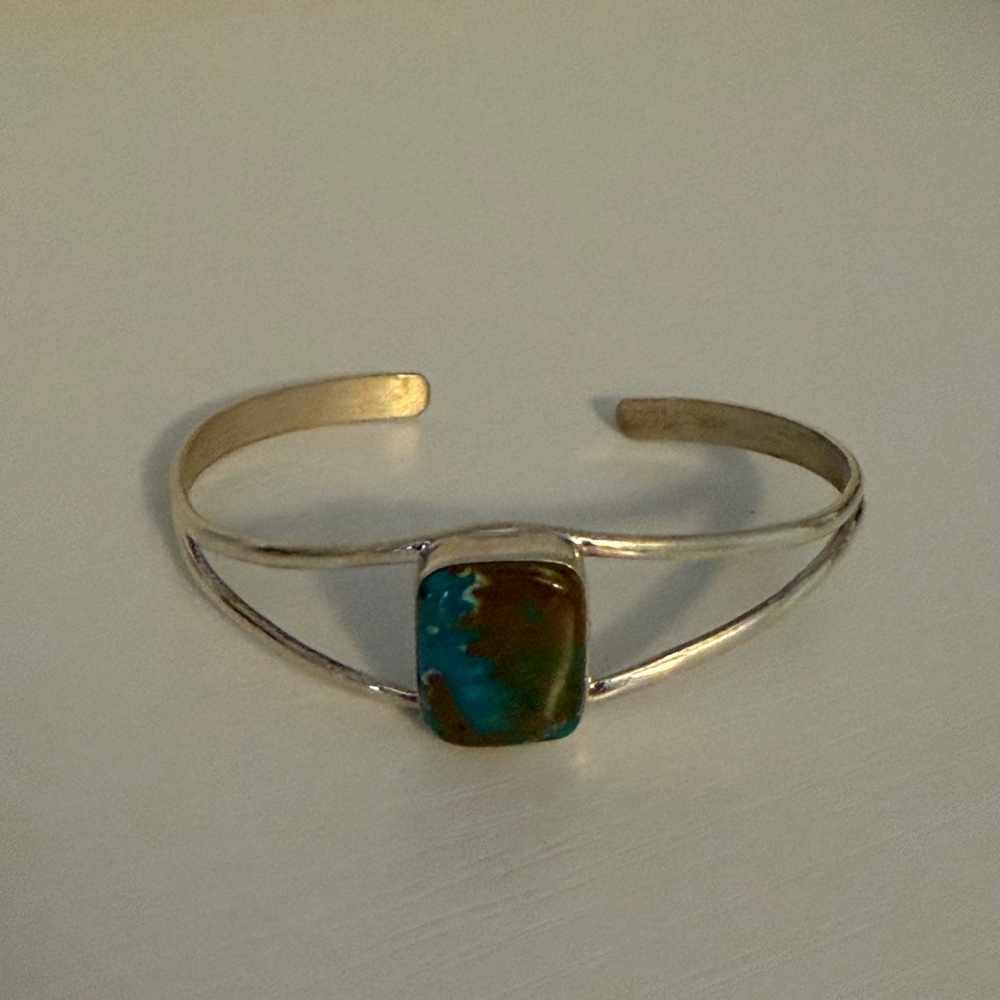 Turquoise & Sterling Silver Cuff - Picture 4 of 11